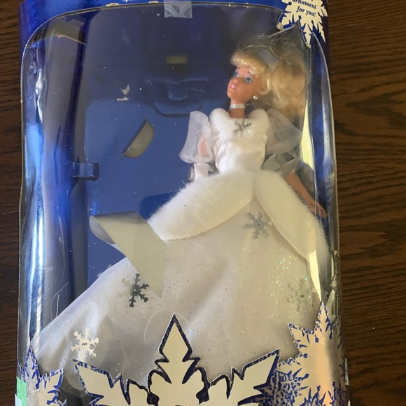 Cinderella Disney princess Aurora princess and another Cinderella doll - Picture 2 of 8